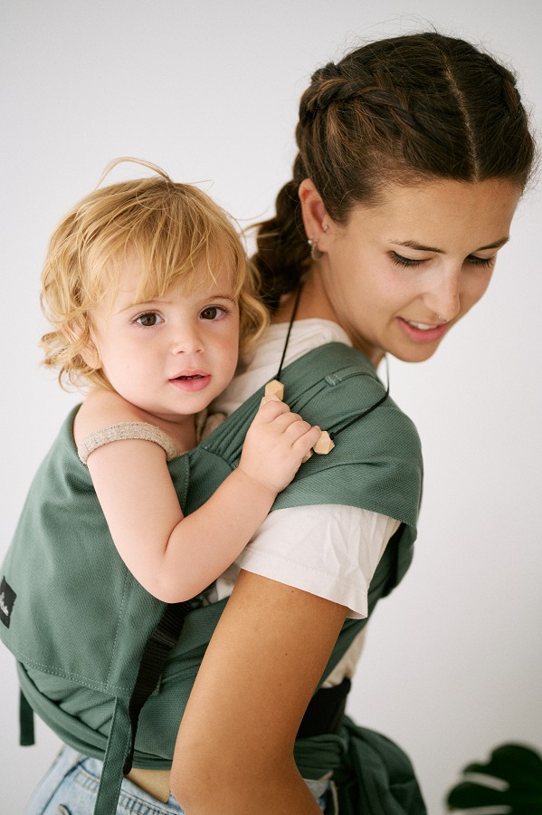 Kangura portabebés Babywearing and breastfeeding necklace Momawo Woody
