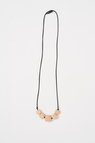 Kangura portabebés Babywearing and breastfeeding necklace Momawo Woody